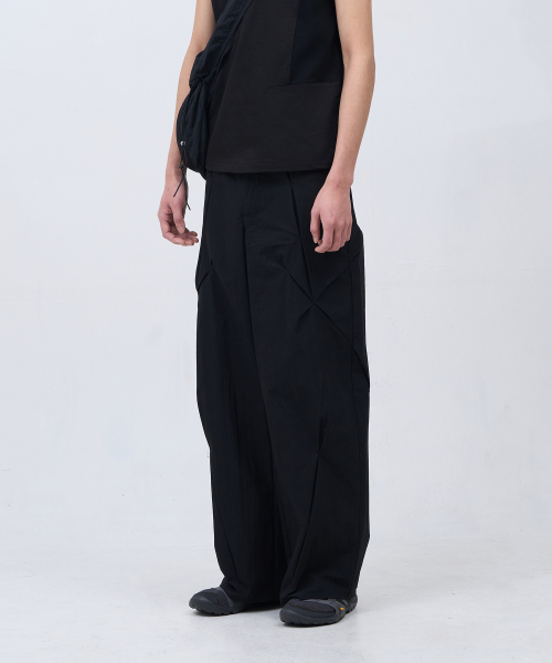Pleated Curve Pants Black