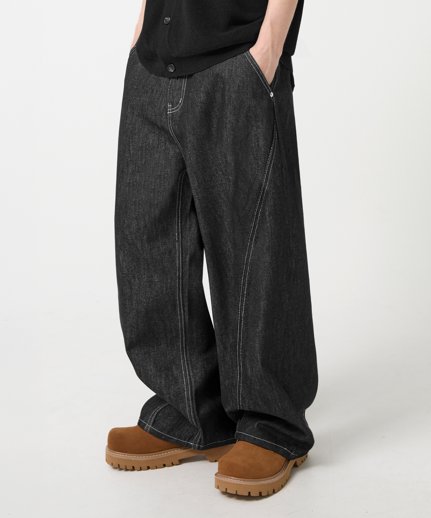 CURVED INCISION WIDE RAW DENIM PANTS_BLACK