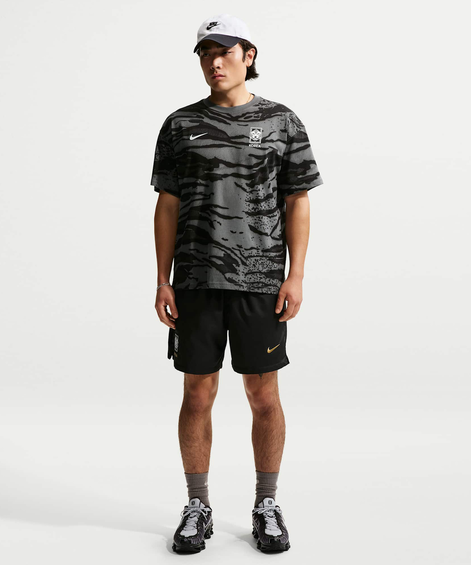 KOR M NK CLUB FLOW SHORT - BLACK/(CLUB GOLD) (No Sponsor)