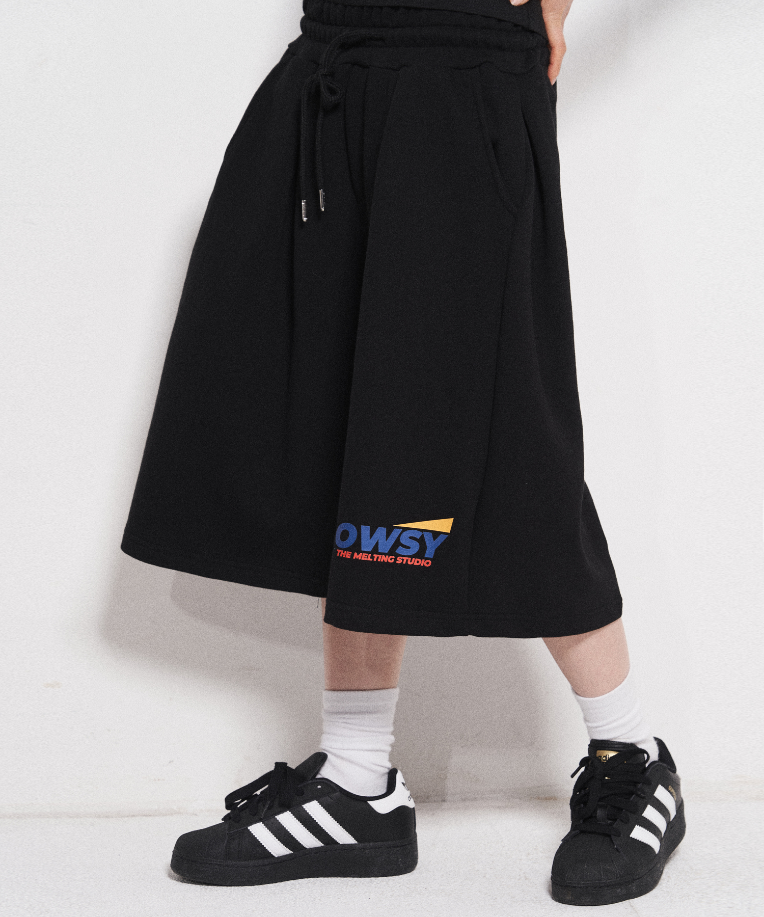 Базовые бермуды DW с двумя складками, 4Color