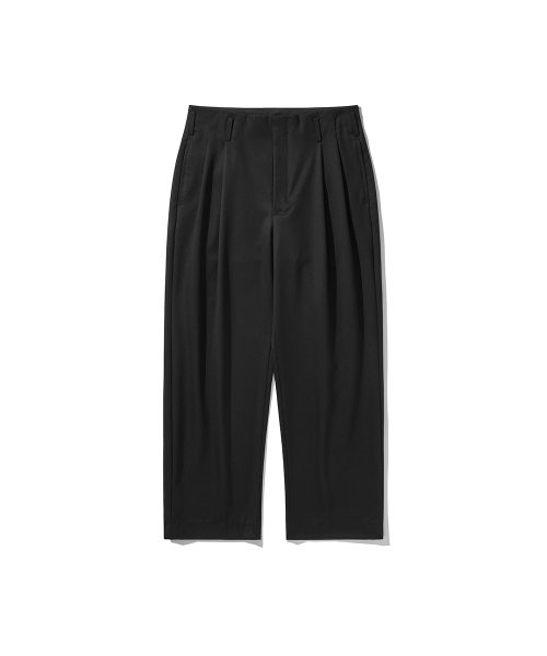 UNSET TWO PLEATS PANTS BLACK