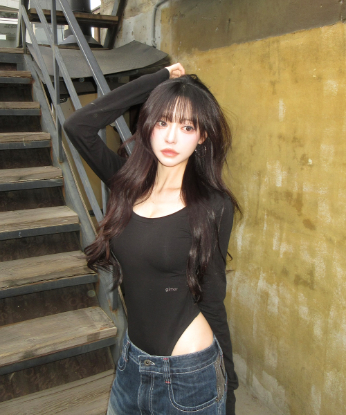 Back Point Bodysuit Black