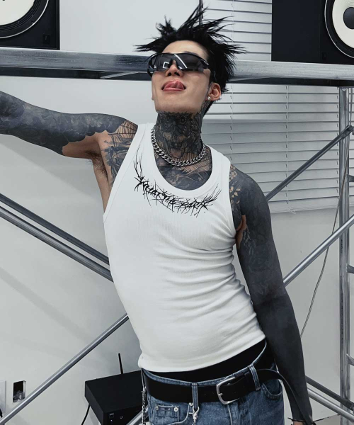 DRAGON SLEEVELESS - white