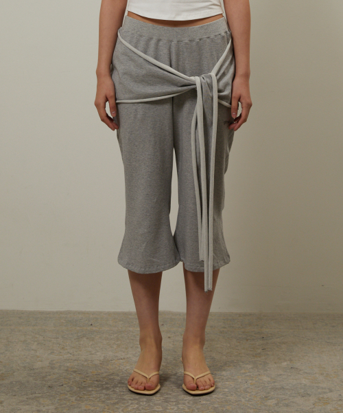 Strap Knot Capri Pants Gray