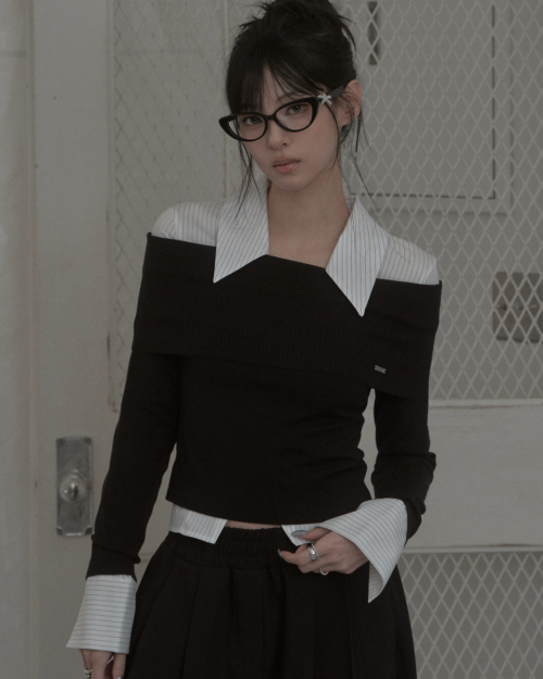 Folded Off-Shoulder Knit (black)