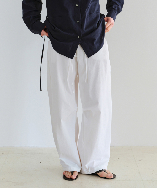 arc tuck pants (ivory)