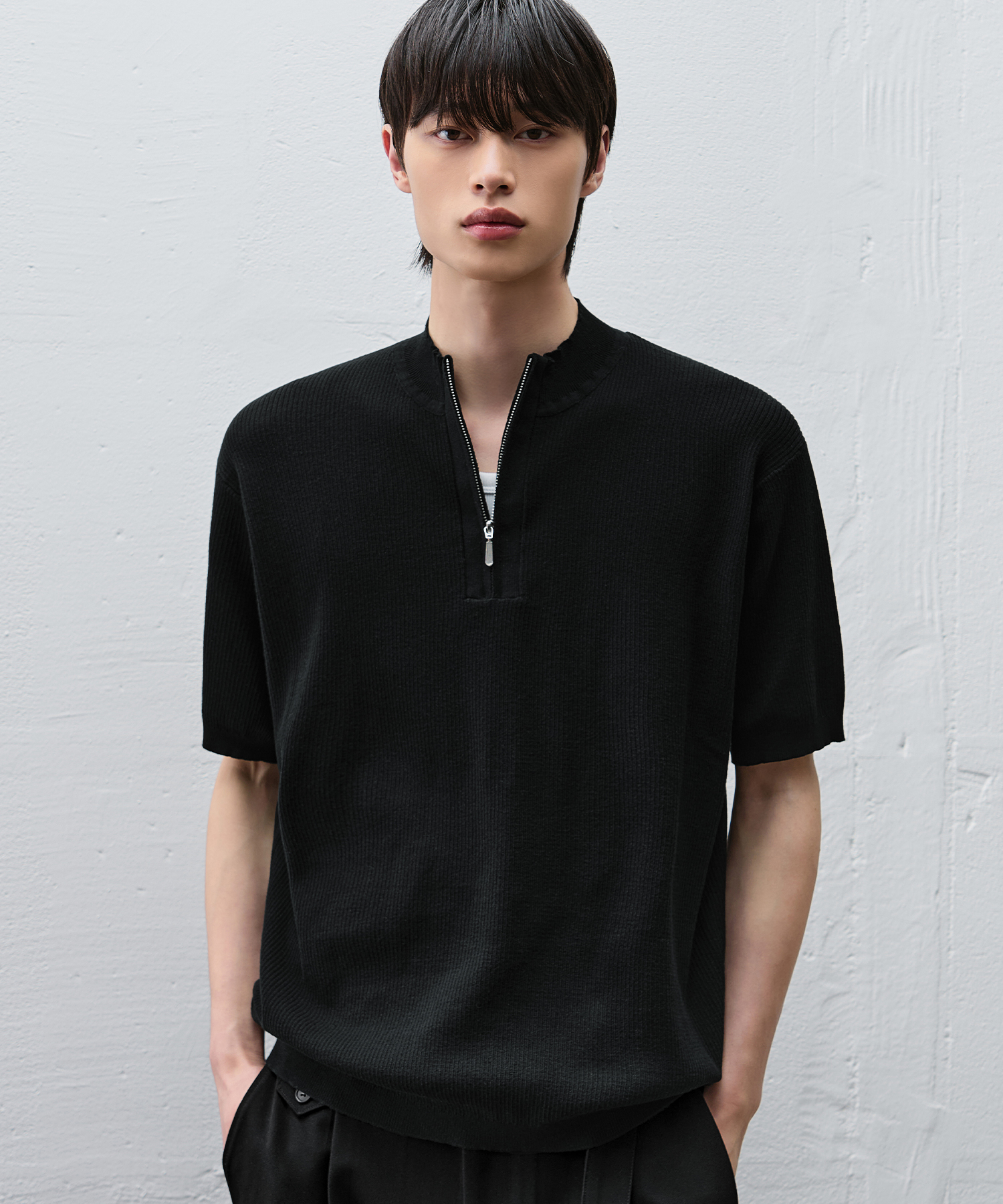 URBANE RIBBED HALF ZIPUP KNIT [BLACK]