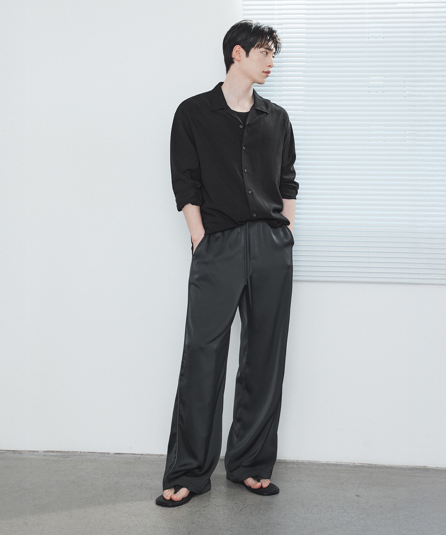 LUSTER SINGLE LINE TRACK PANTS [CHARCOAL]