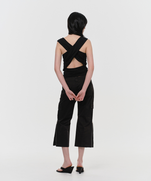 SHIRRING BACK CROSS SLEEVELESS TOP, BLACK
