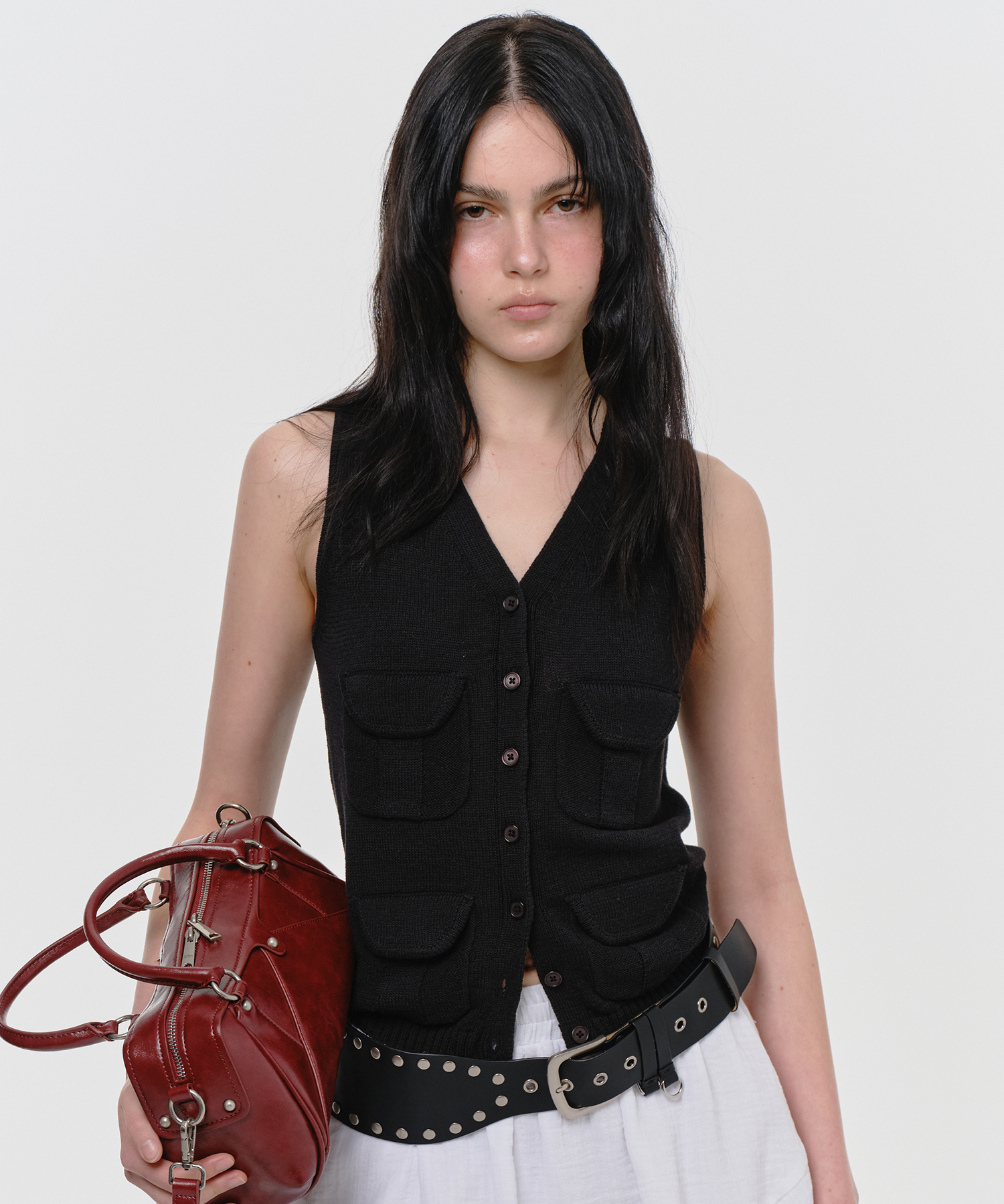 MULTI POCKET CROP KNIT VEST, BLACK