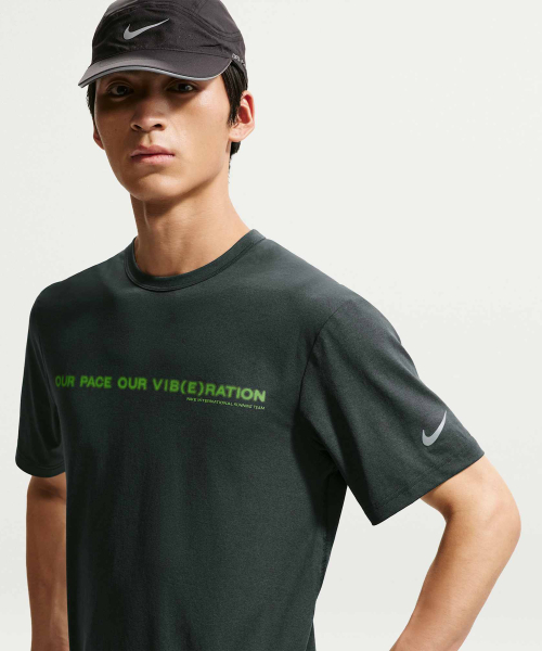 Беговая футболка Hyverse Dri-FIT UV M - Off Noir / IQ3628-045