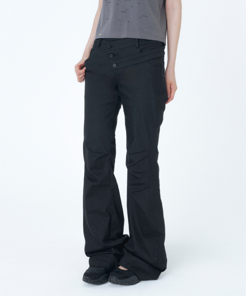 Diagonal strap bootcut pants BLACK