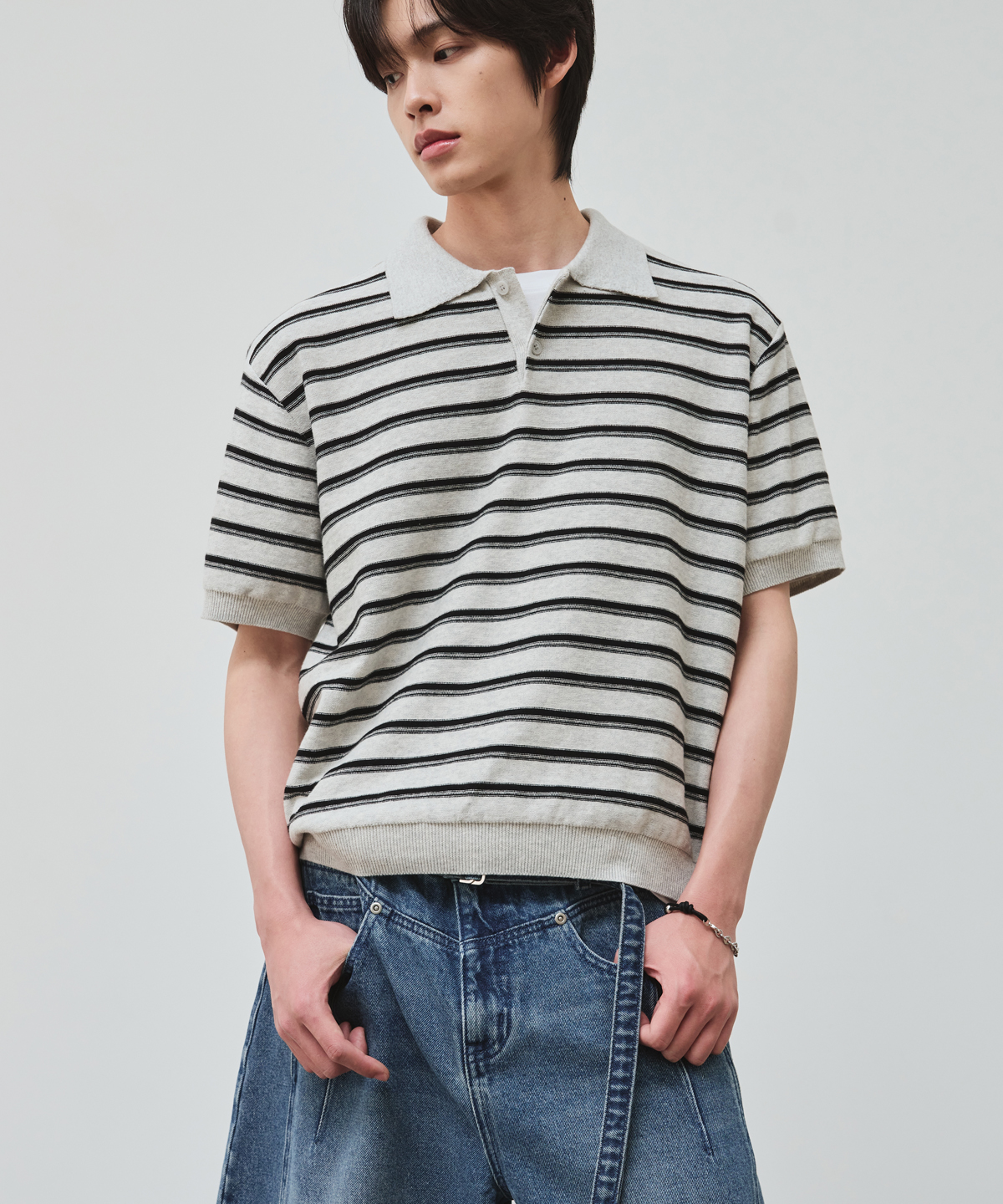 MULTI STRIPE REVERSE COLLAR HALF KNIT [LIGHT GRAY]
