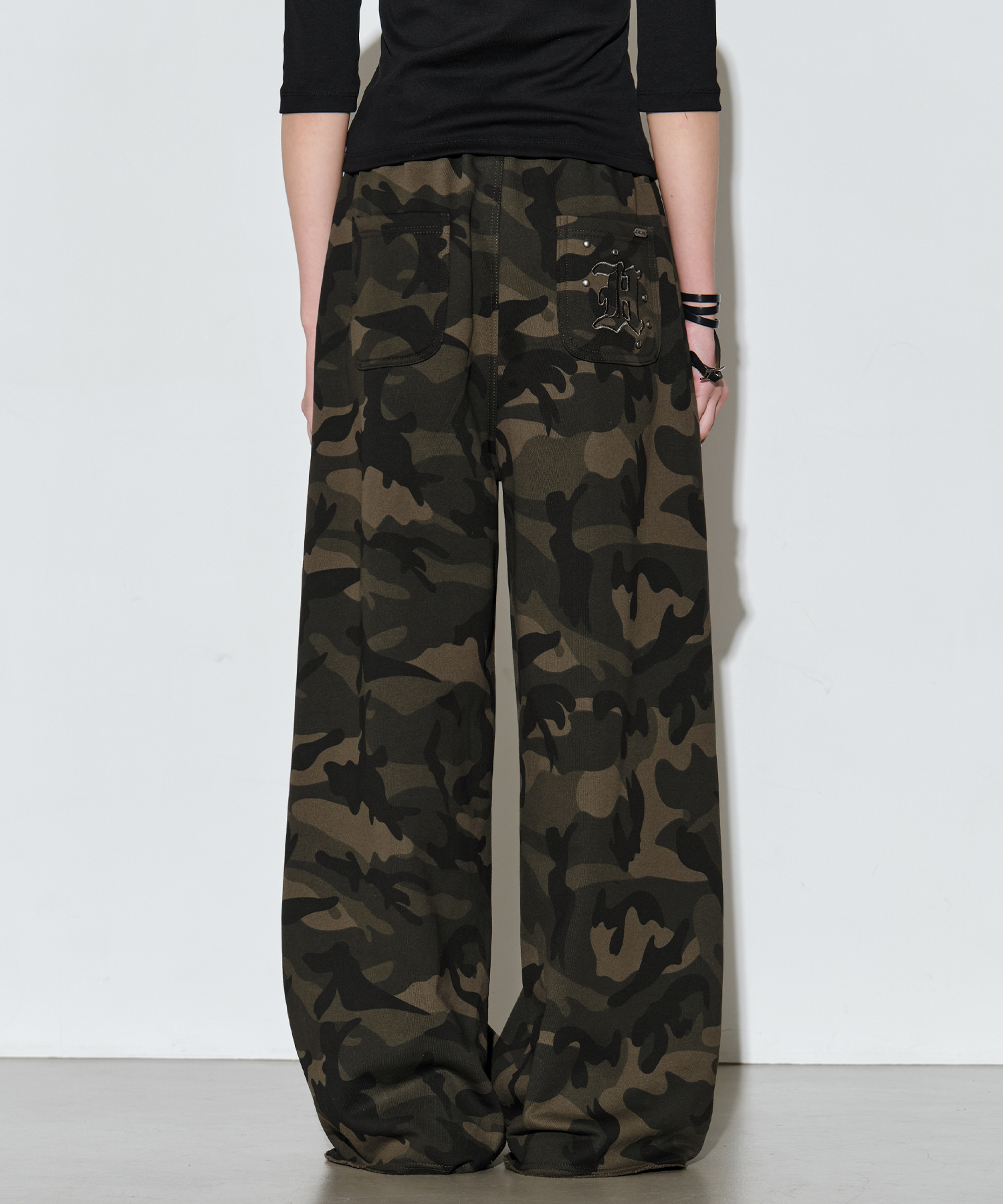 Corno Wide Sweatpants [Camouflage Khaki]