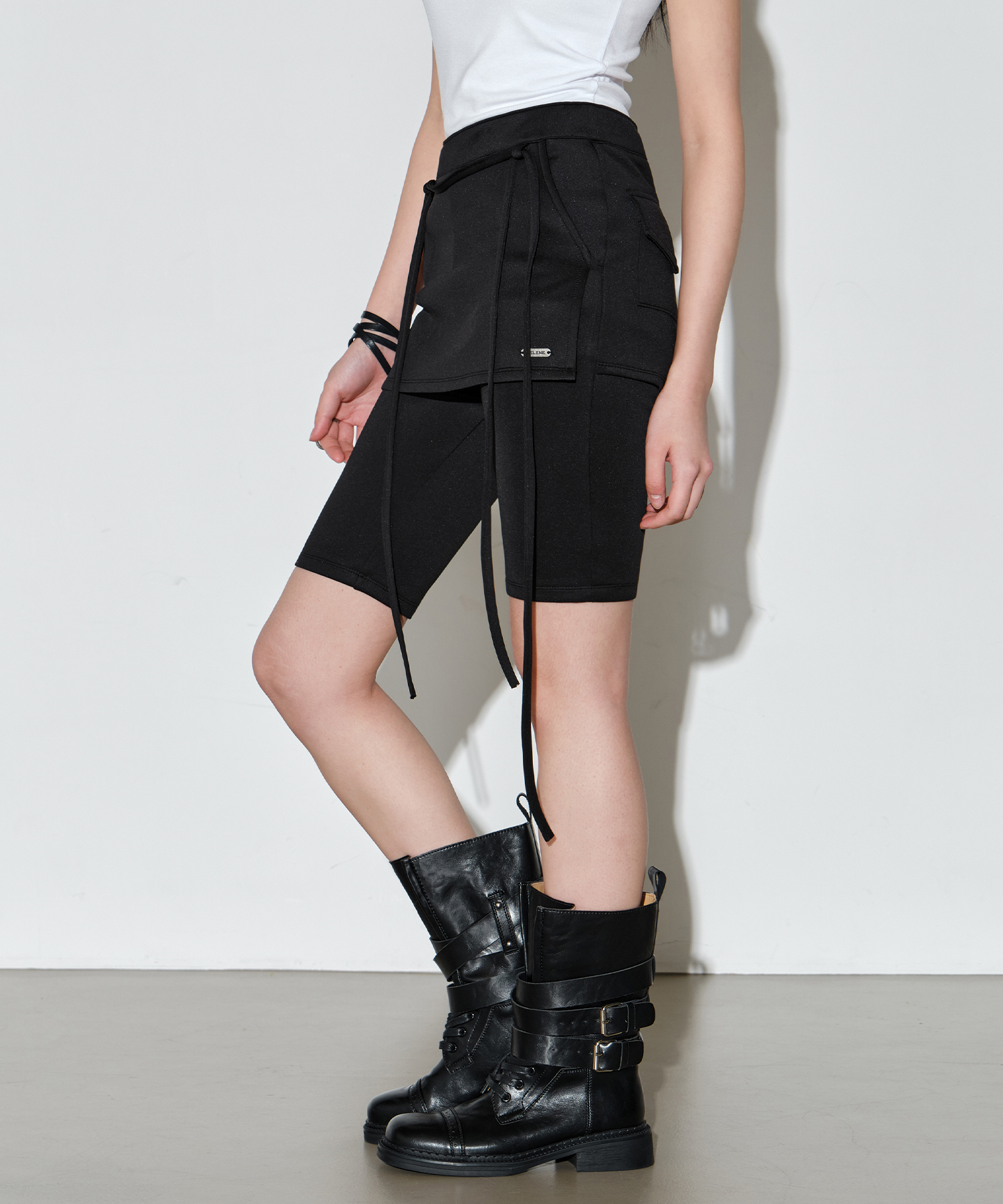 Skirt Layering Biker Shorts [Black]