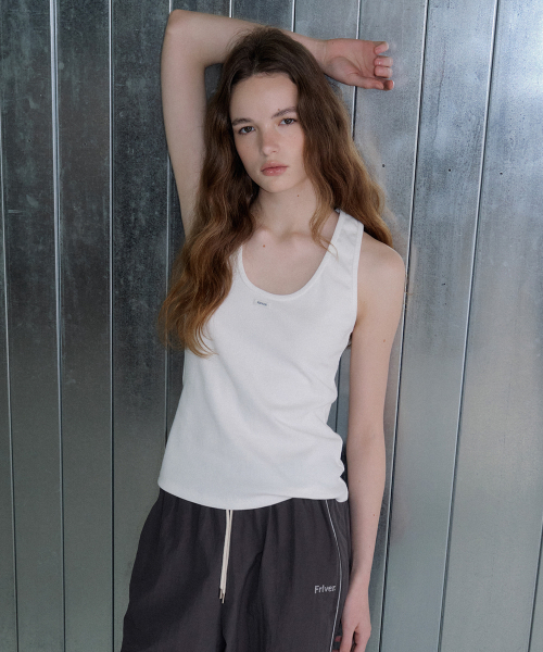 U-neck label point sleeveless top [FRSP07SL02]_White