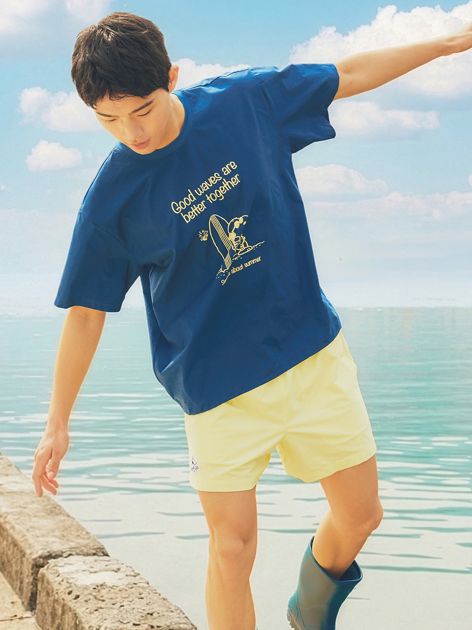 PEANUT SNOOPY OVER FIT MESH SHORT SLEEVE RASH GUARD IDB