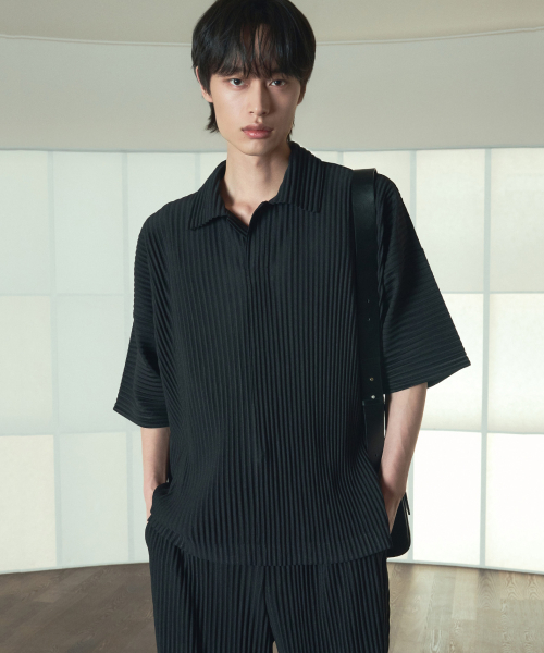 Yoyogi Pleats Polo (Black) TNTS6E212BK