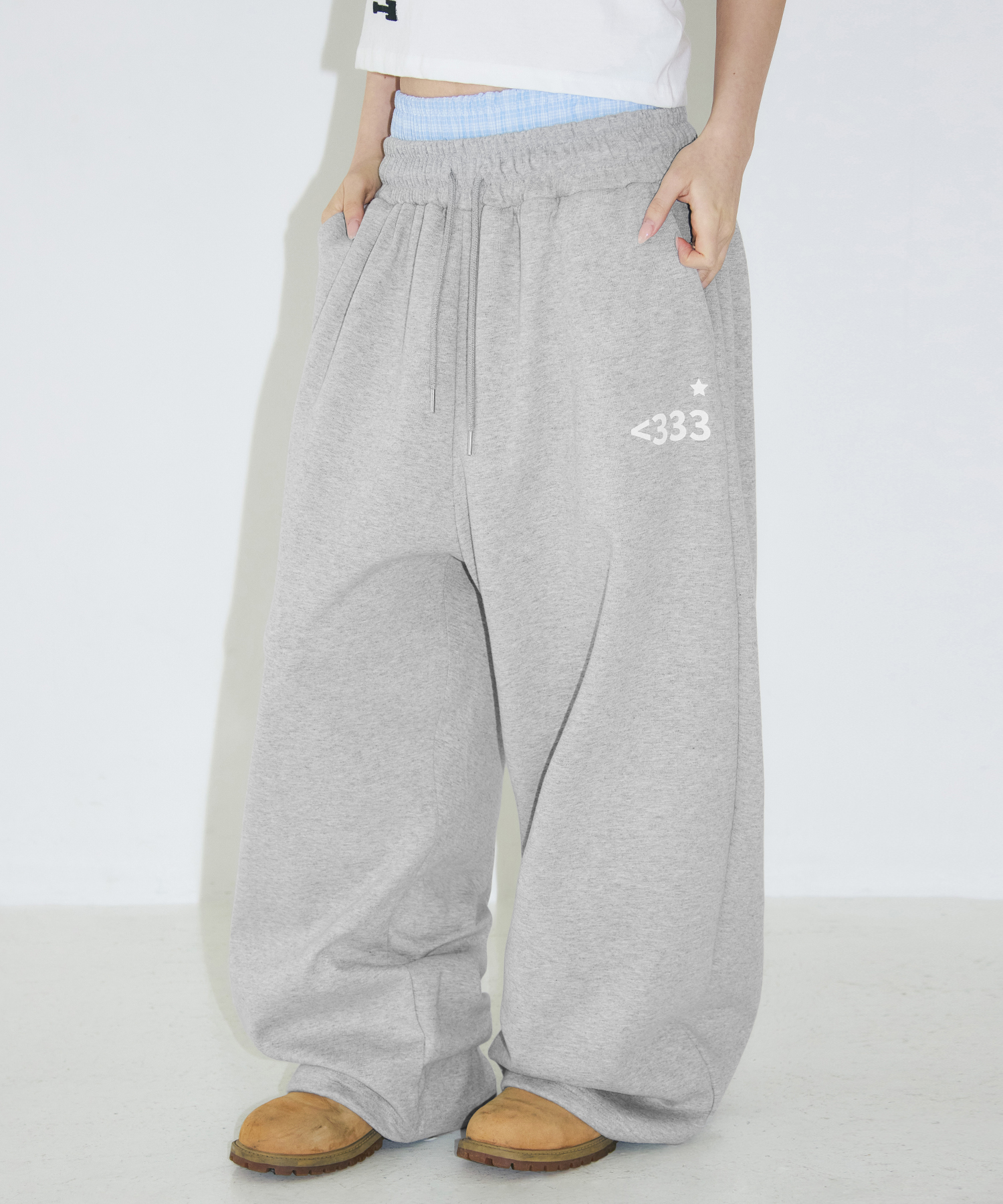 Love Emoji Check Layered спортивные брюки [Grey]