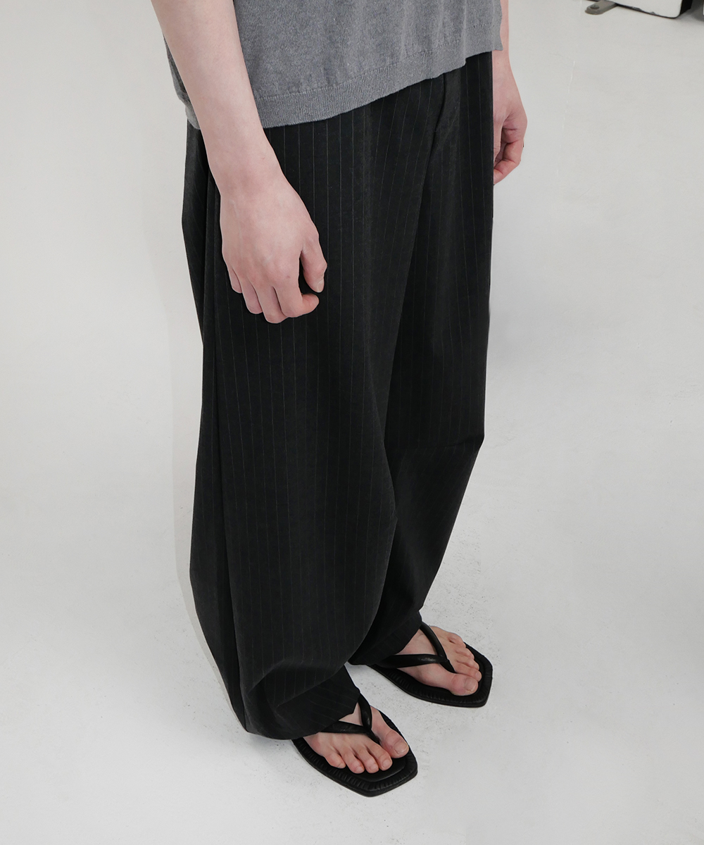 Banding Stripe Curved Slacks_Black