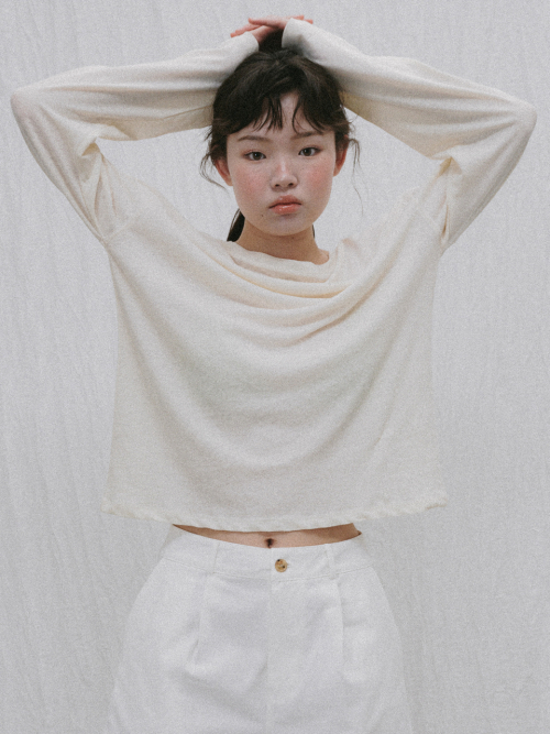 Loose neck T-shirts (Cream)