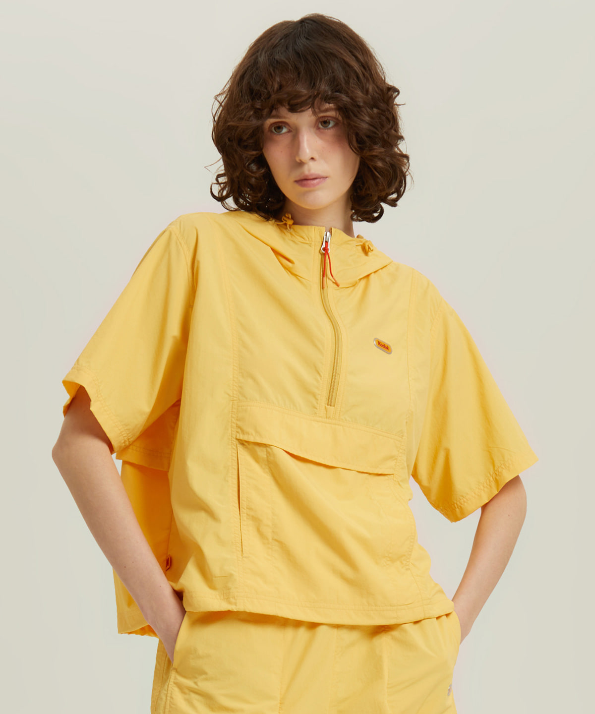 Легкий женский анорак с капюшоном Breeze Pop Yellow