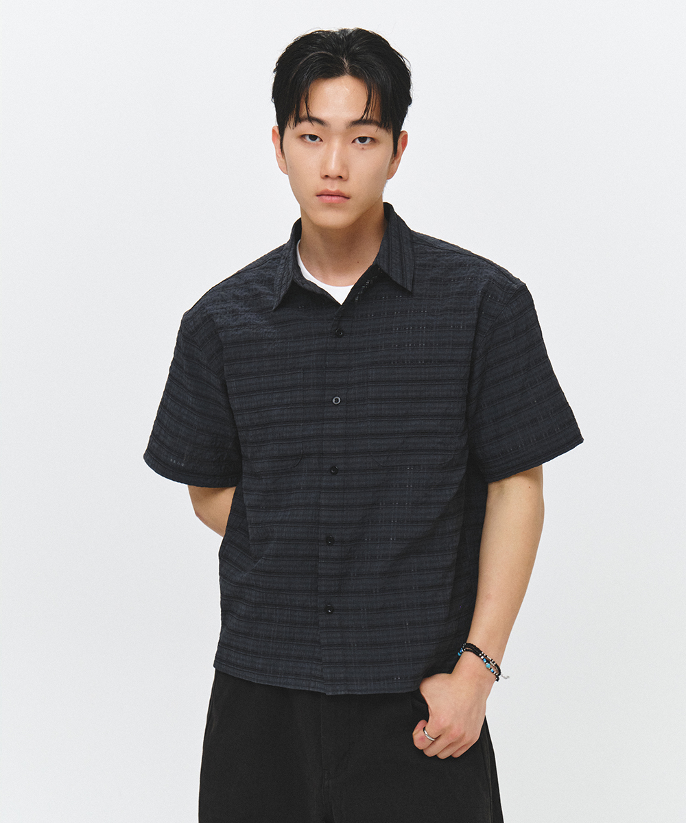 CRINKLE CROP SHORT SLEEVE SHIRT_CHARCOAL