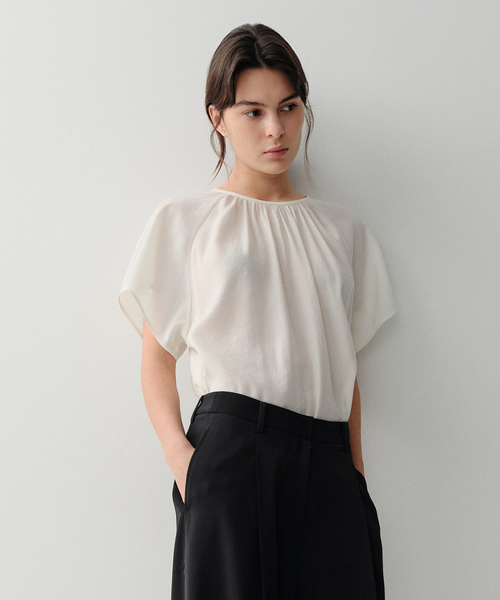 GRETA SHIRRING BLOUSE (IVORY)