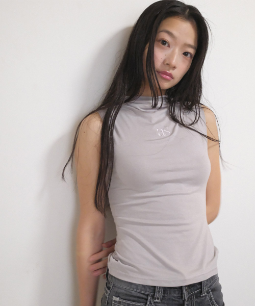 HUSH HIGH-NECK SLEEVELESS / DUSTY