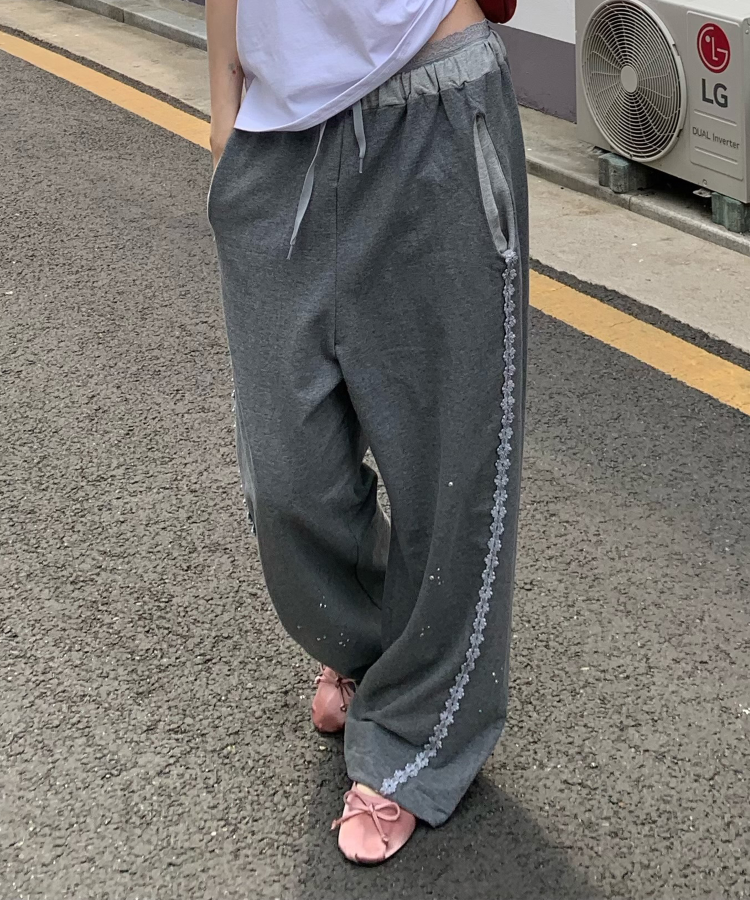 Lace Trim Hotfix SweatPants [серый]