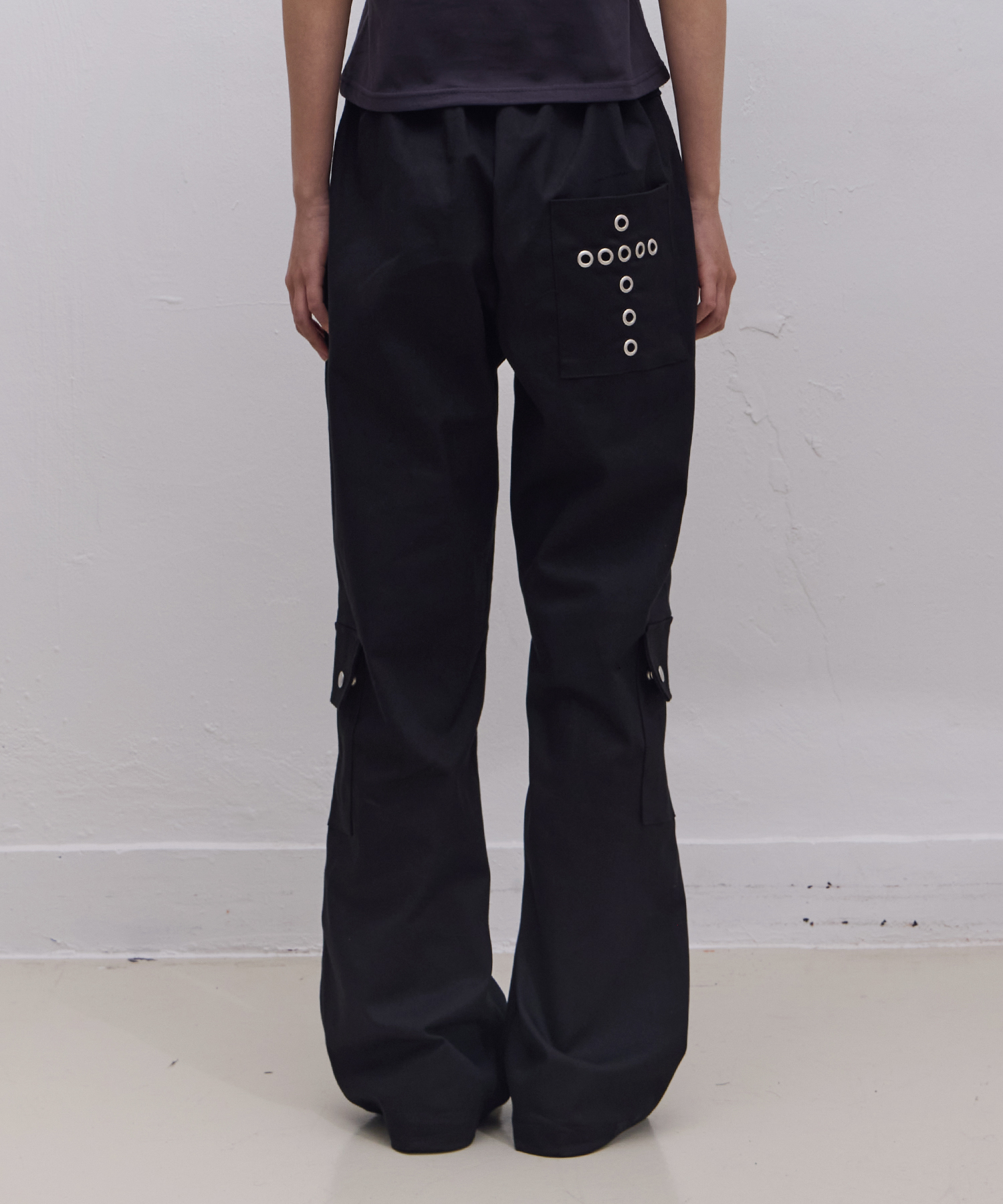 Eyelet Wide Cotton Cargo Pants (Black)