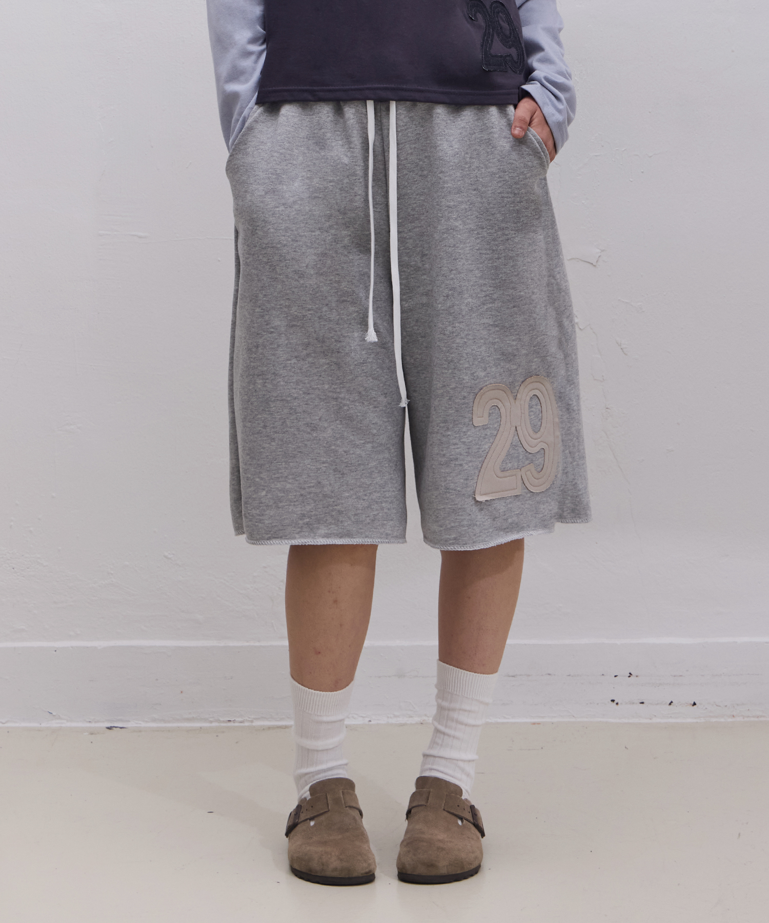 e Logo Bermuda sweatpants (Gray)