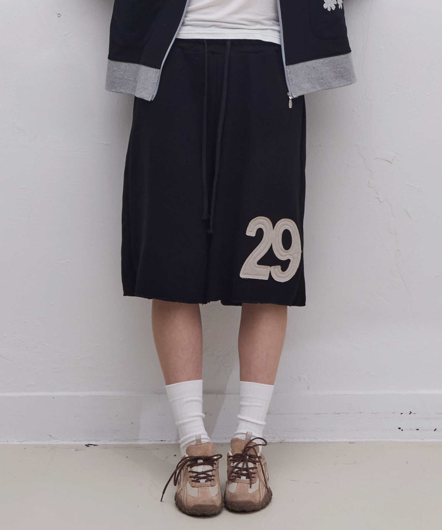 e Logo Bermuda sweatpants (Black)