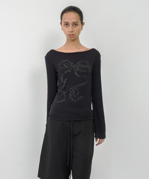 RIBBON TYPO LONG SLEEVE BLACK