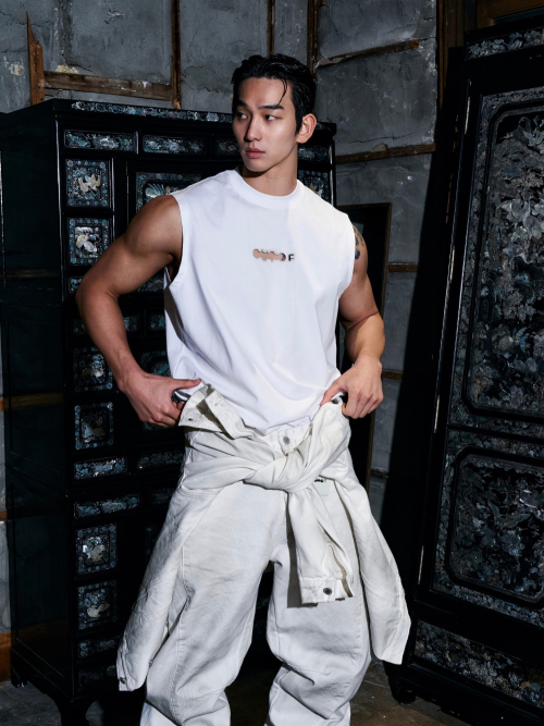 Front Back Logo Hole Sleeveless