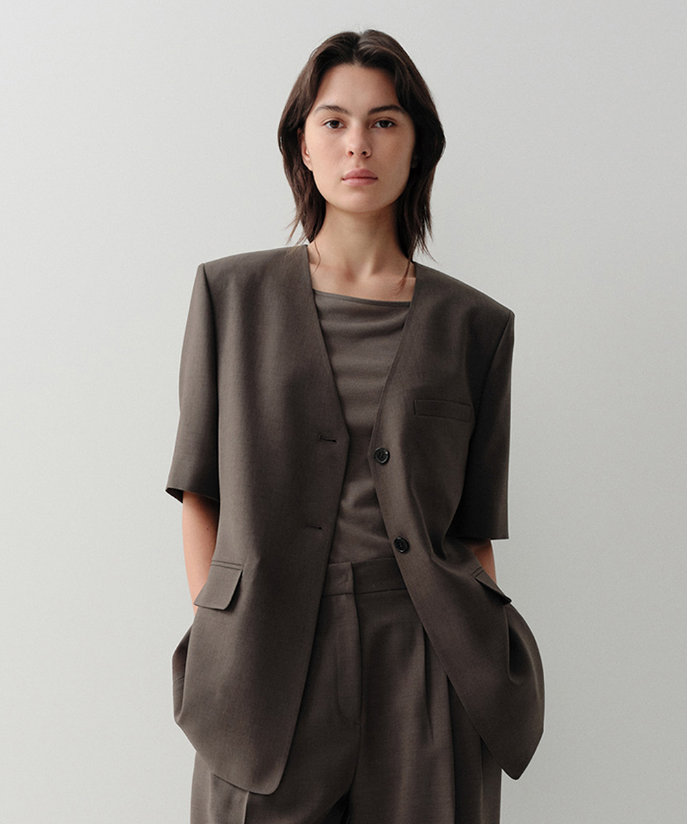 BLAKE COLLARLESS JACKET (TAUPE)