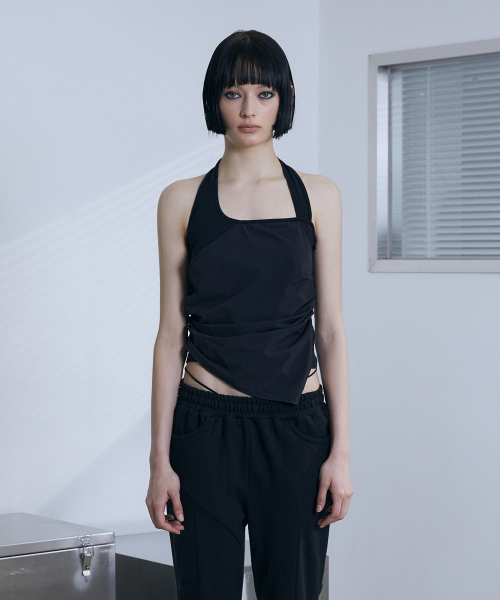 Diagonal Panel Halter Sleeveless (BLACK)