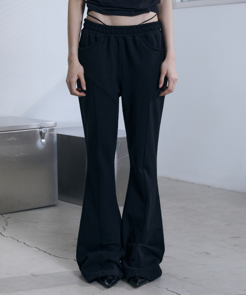 Low-Rise String Bootcut брюки (BLACK)