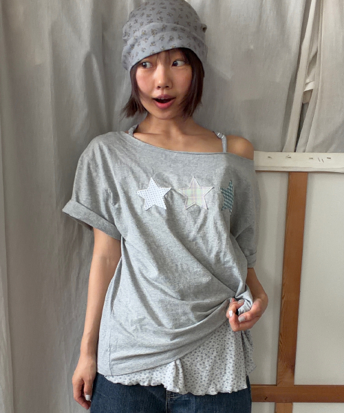 3 STAR APPLIQUE OFF SHOULDER T SHIRT GREY