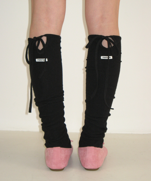 LOGO STRING KNEE SOCKS BLACK