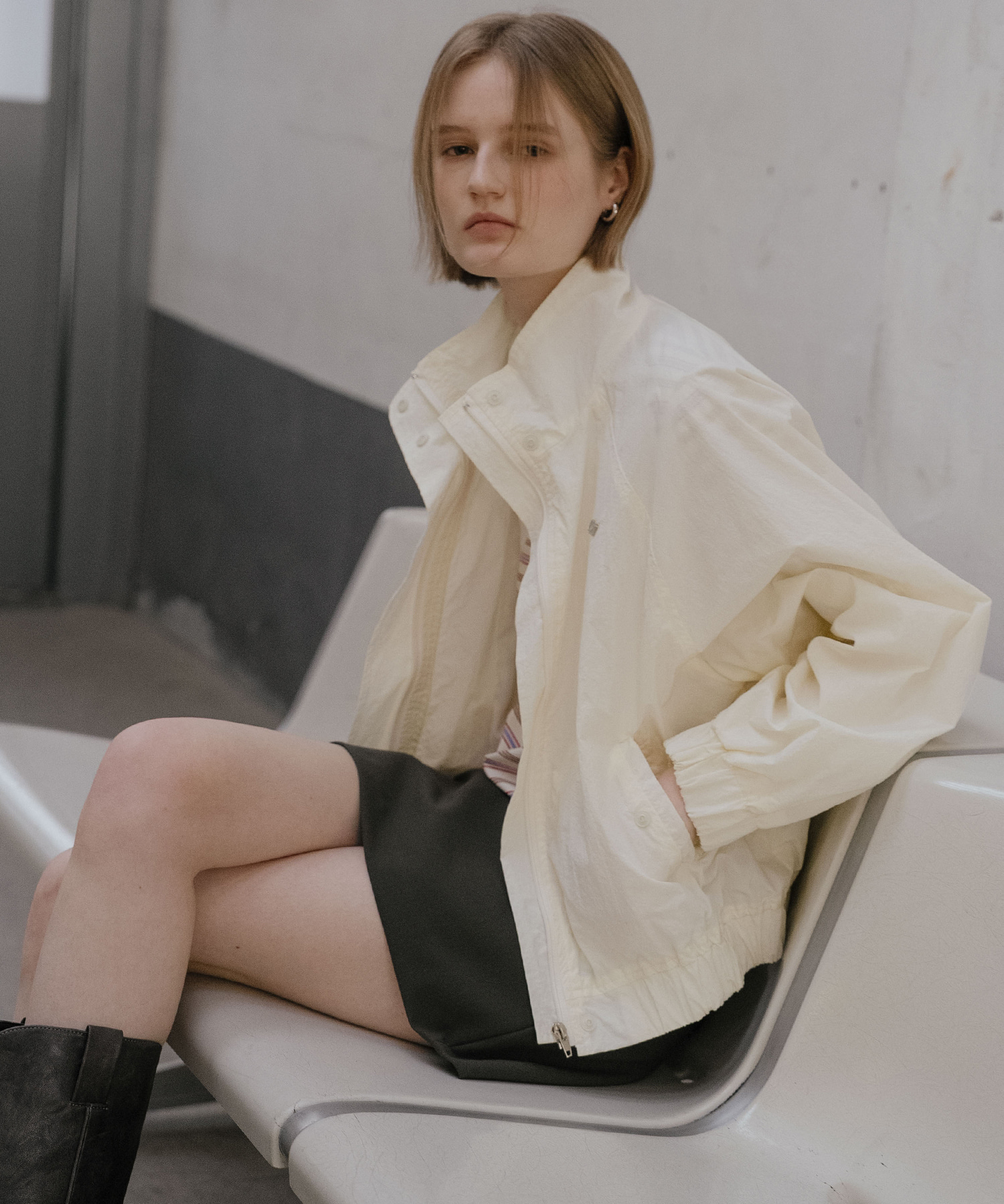 Crispy compact wind breaker jumper_Cream
