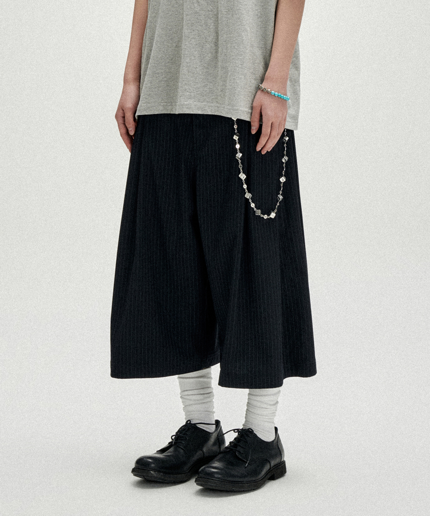 Two Tuck Stripe Bermuda Shorts - Navy