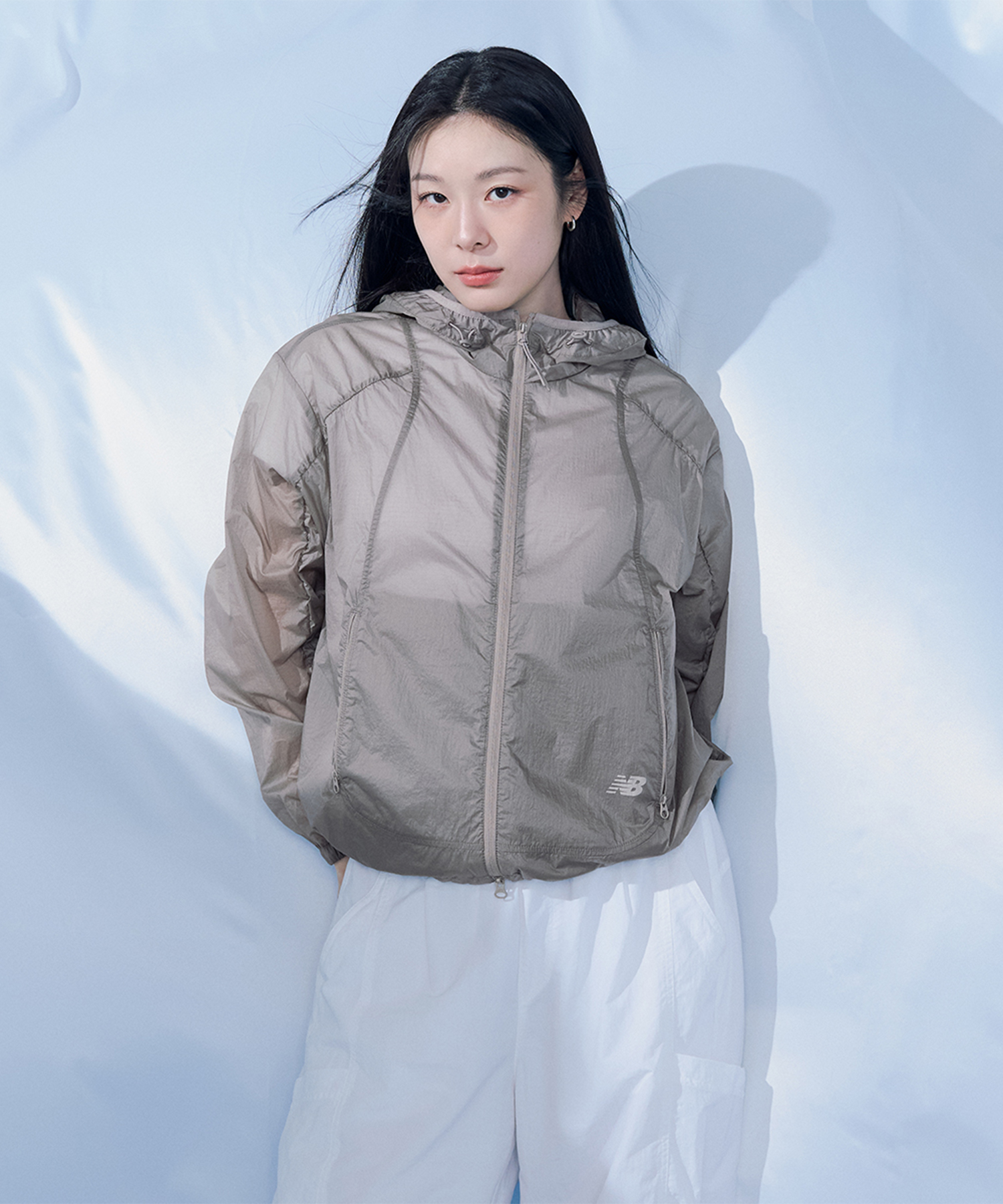 NBNAG2W522 / Женская ультралегкая куртка со сборками (DARK BEIGE)