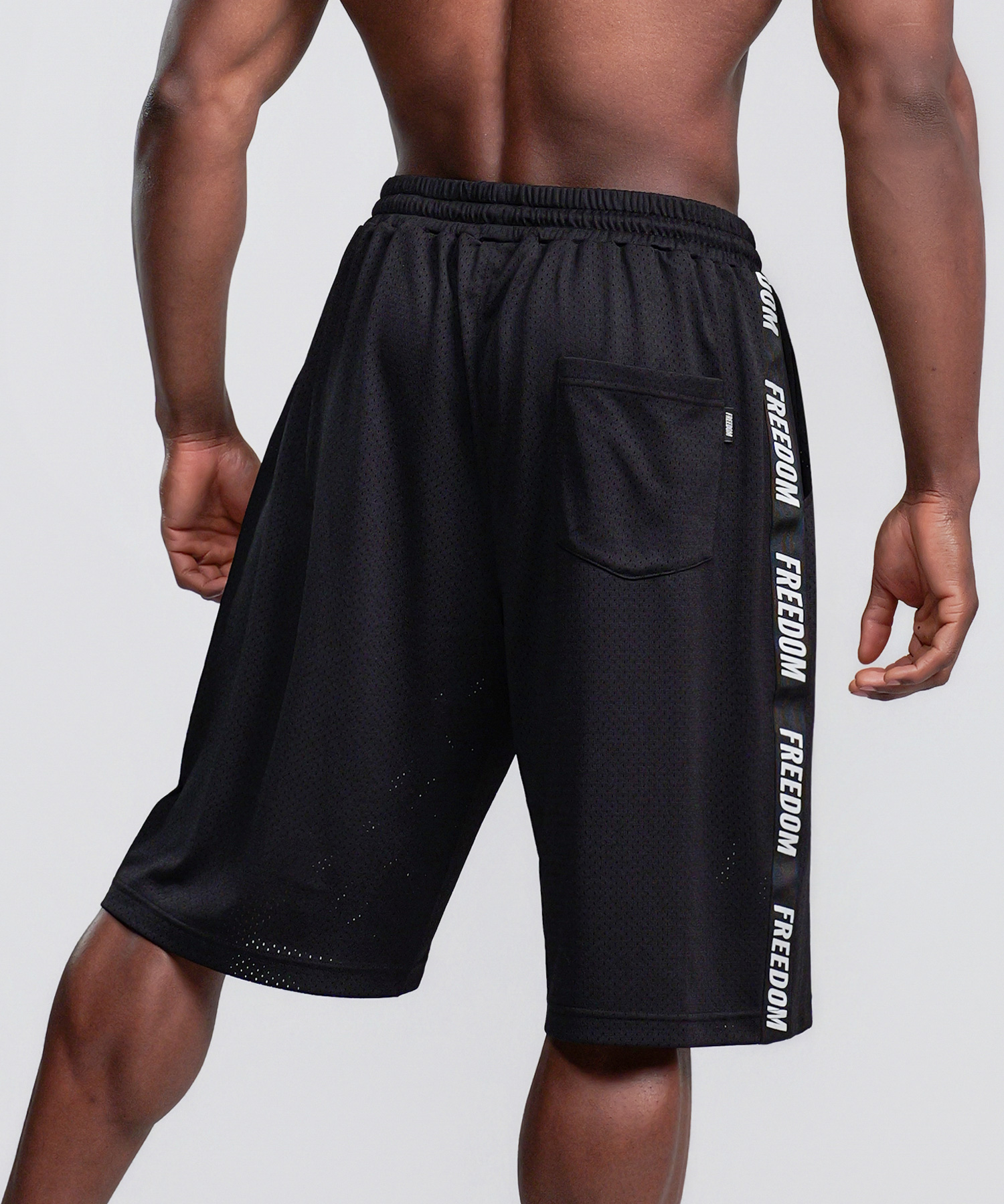 Entire Mesh Lettering Bermuda Shorts (Black)