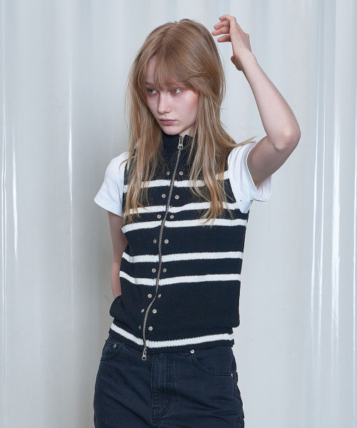 STRIPE KNIT VEST ZIP UP IN BLACK
