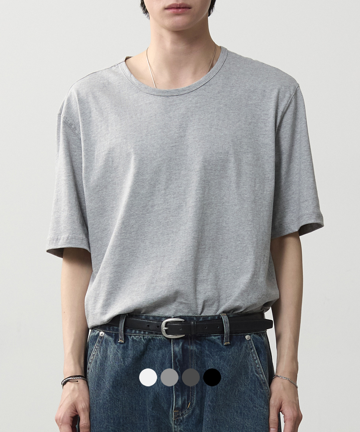 Футболка regular fit с U-вырезом
