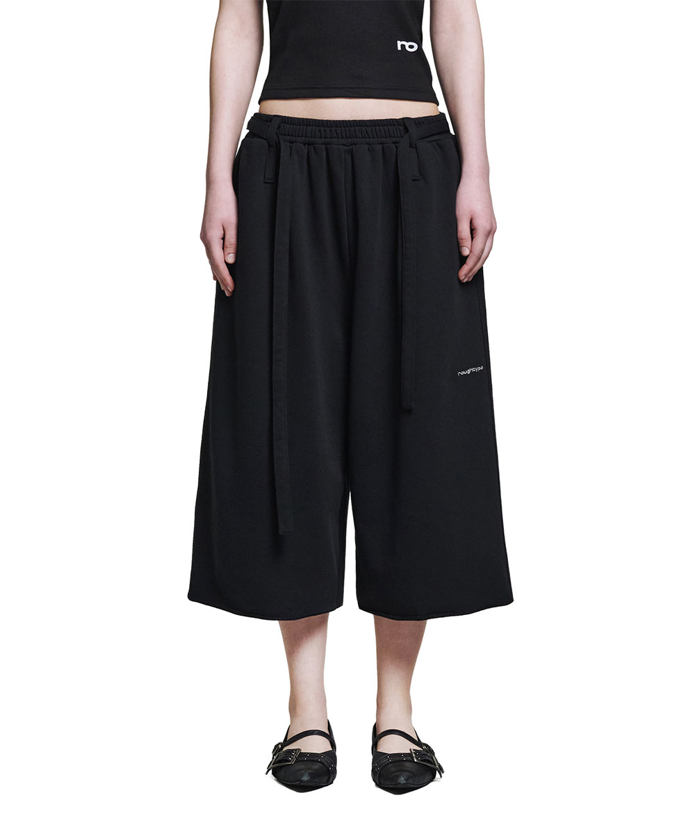Belted Point Bermuda Sweatpants - Black