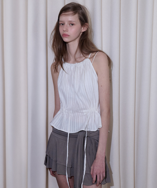 sober string blouse (white)