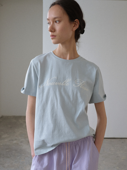 Nouvelle rose t-shirt (pale blue)