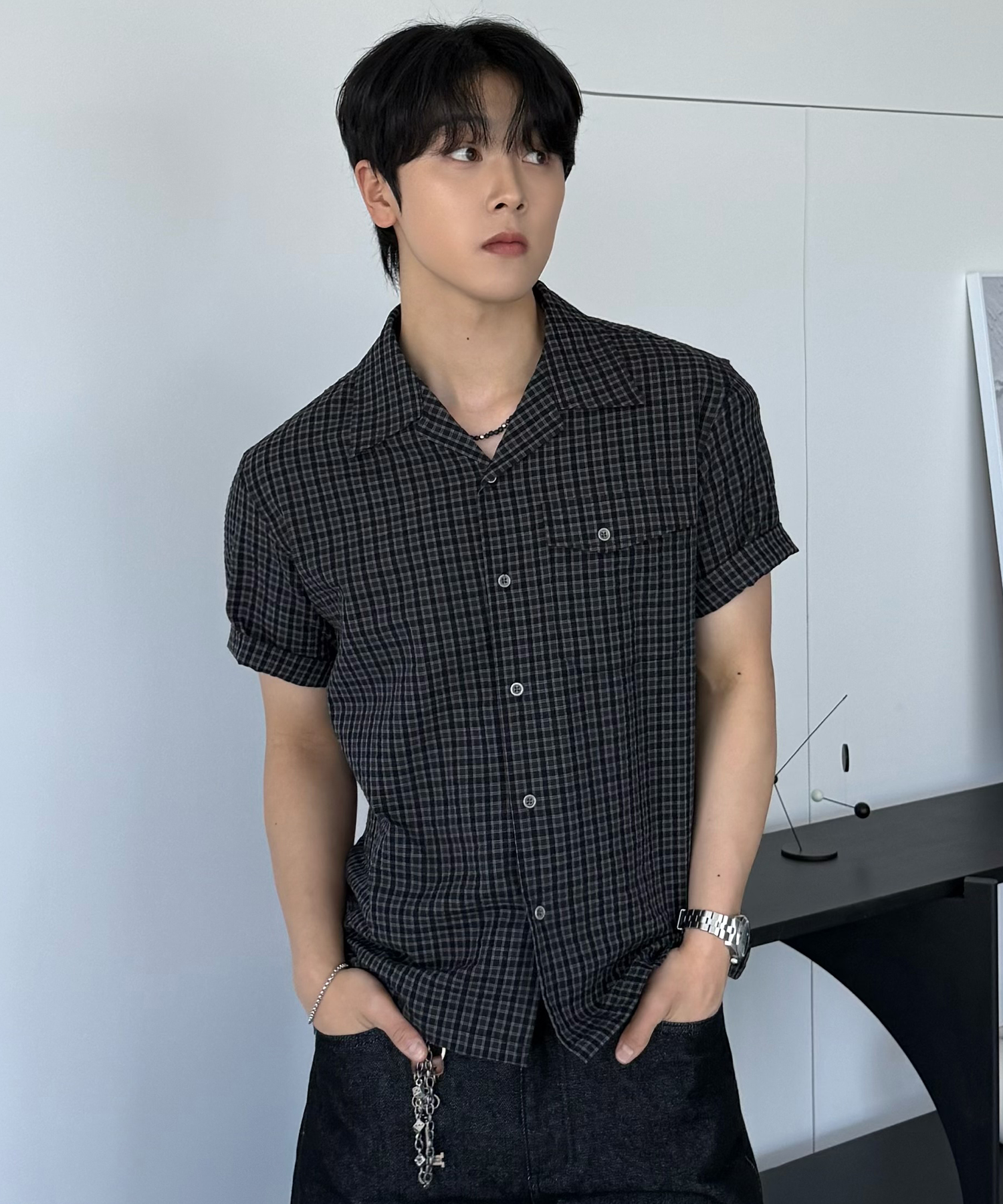 Non-fade semi-crop-sleeve denim shirt - white
